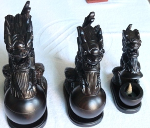 Rồng xông trầm hương